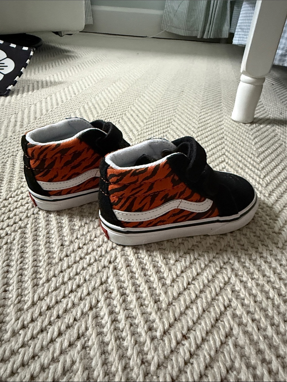 Vans Kids High-Top Sneakers in Orange Tiger Print and Black
